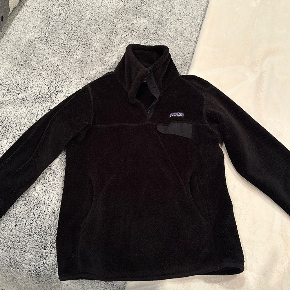 Women’s Black Fluffy Patagonia - size small